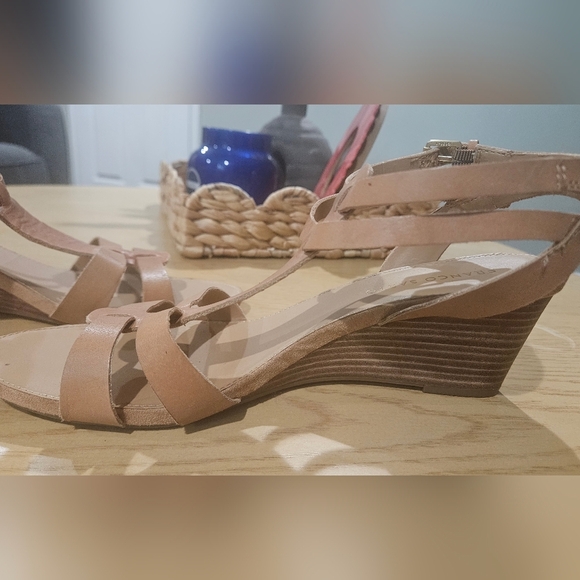 FRANCO SARTO Leather Tan Wedges with Elegant Straps. Size 10 - Picture 4 of 13